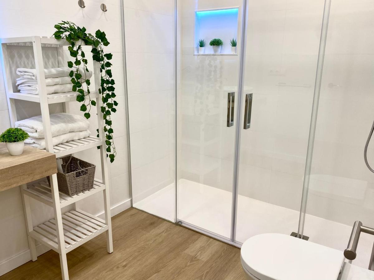 Suite Breeze - Private Heated Pool Malaga Luaran gambar