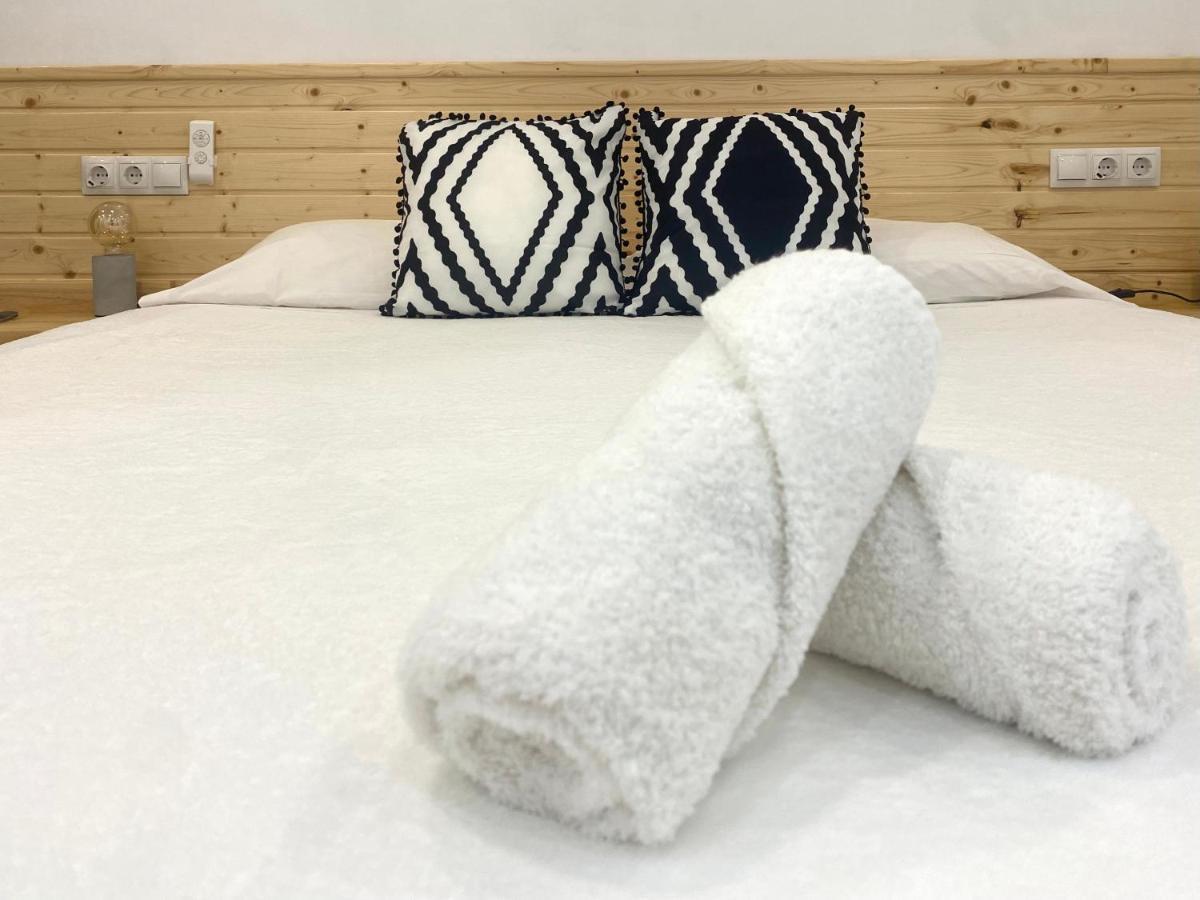 Suite Breeze - Private Heated Pool Malaga Luaran gambar